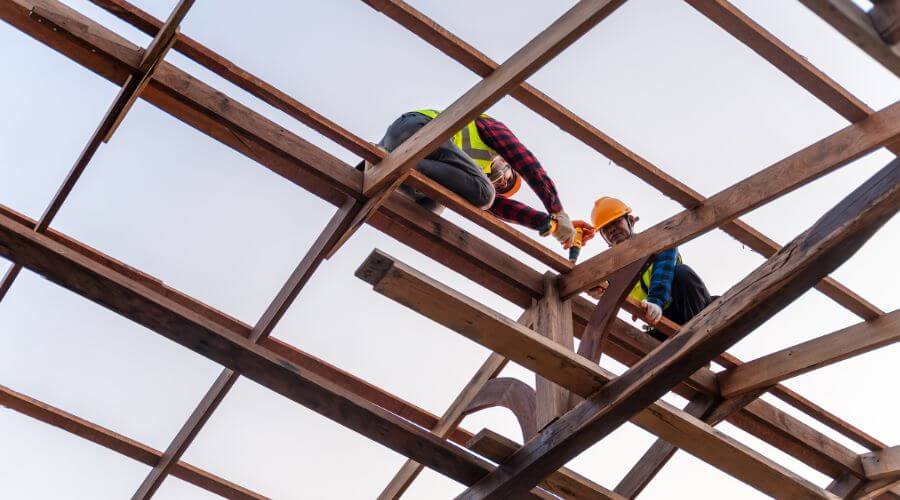 Professional gutter cleaning services in Altona, IL